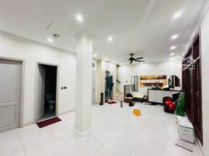 bán nhà xuân đỉnh, quận bắc từ liêm. gần phạn văn đồng, cv hoà bình. dt: 123m2. giá : 38 tỷ