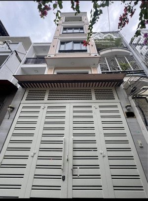 nhà ngợp quận 1 gần chợ bến thành, kinh doạn tốt dt:59m2 giá nhỉnh 4tỷ. hẻm sạch, khu an ninh