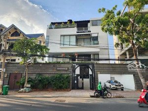 bán gấp biệt thư siêu vip mặt tiền nguyễn văn hưởng, p. thảo điền, quận 2 (18x23m) - 3 tầng - 95 tỷ