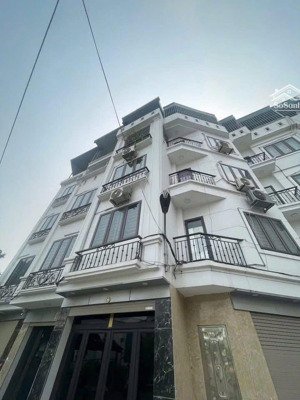 siêu phẩm 4tỷ3 -gần nhổn-nở hậu -ô tô đỗ cửa mặt tiền thoáng rộng