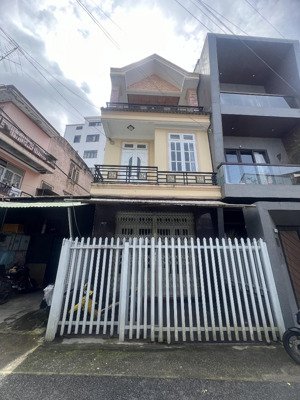 bán nhà trung tâm đuờng nguyễn lương bằng phường xuân hương đà lạt, giá 9,5 tỷ