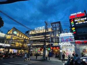 quá đẹp góc 2mt ung văn khiêm bình thạnh 16x35m, 569m2 . 2 tầng tiện xây mới, hđt 240tr/th. 125 tỷ