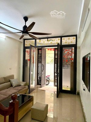 bán nhà phố nguyễn ngọc nại. ô tô đỗ cửa. kinh doanh. dt 45m2 4 tầng sổ đỏ chính chủ. giá 19.5 tỷ