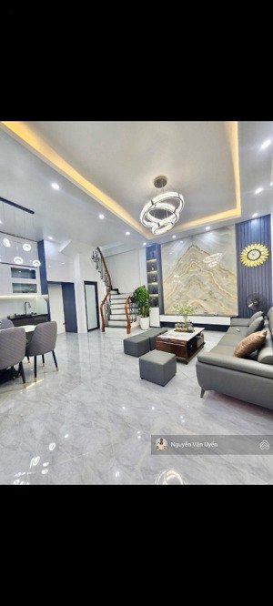 bán nhà : siêu phẩm đội cấn nhà đẹp ở ngay, dt 39m2 x 5 tầng , mặt tiền 6 m.x 8 8 tỷ.ngõ thông...