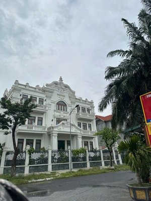 chỉ có 2 lô duy nhất lk phú lương 90mx5 t,mt 7,2,vỉa hè 8m,kinh doanh đỉnh ,hơn 20 tỷ,lh 