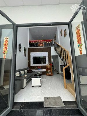 bán nhà hẻm 4m lâm văn bền , quận 7 diện tích 4 x 14 ( 2 tầng ) giá chỉ 5 tỷ 6