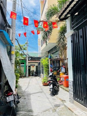 hot tại q7 nhà hẻm thông - không lộ giới - hẻm xe hơi - khu yên tĩnh