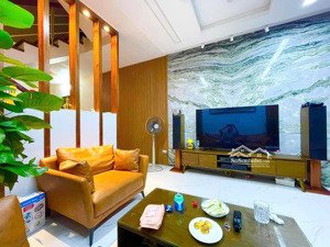 bán nhà đội cấn ba đình 43m nhỉnh 9 tỷ - sổ vuông chính chủ