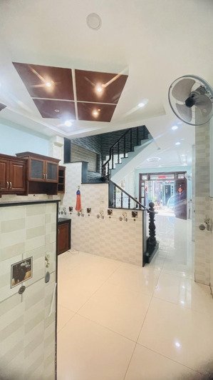 nhỉnh 5 tỷ tl nhà hẻm ô tô mã lò bình tân, 3 lầu ở ngay, 3 pn, tiện kinh doanh