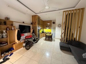 duy nhất 1 căn hà trì hà đông ,1 nhà ra đường 2 ô tô tránh nhau giá quanh 7 tỷ