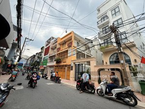 bán nhà 4 tầng _mới 100% _ tăng full nội thất _ ngay gần chợ bà chiểu _ hxh ngủ trong nhà.