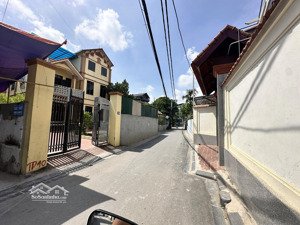 duy nhất lô đất 42m2 , giá chỉ 2 tỷ 980tr, ngõ thông oto, vị trí đẹp, view tháp tài chính .