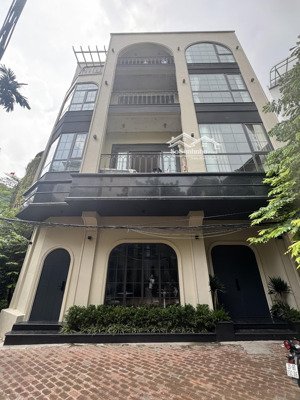 (chính chủ) bán nhà riêng tại phố trần quốc toản, sổ 39m2 xây dựng 50m2 3,5 tầng mặt tiền rộng 7m .