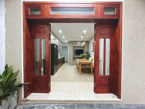 bán nhà ngõ ô tô - chỉ 6.5 tỷ - 38m2 - 5 tầng thiết kế hiện đại - gần trường, chợ