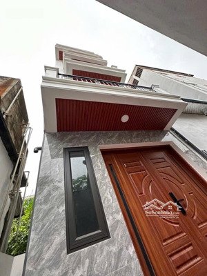 nhà 5tầng 40m² mặt tiền 3,9m. xây đơn lập chắc chắn + giá hơn 5tỷ ngã tư canh gần xuân phương