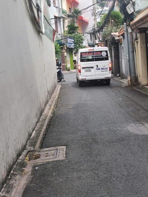 chính chủ cần bán nhà hxh cách mt 1 căn ngay trường sơn, p.4, tb, 5.2x17m, 3 tầng, chỉ 17 tỷ (tl)