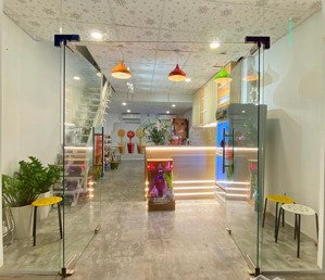 chính chủ bán căn nhà mt kinh doanh lớn vòng xoay hiệp thành 3 - tp thủ dầu một giá 2 tỷ9