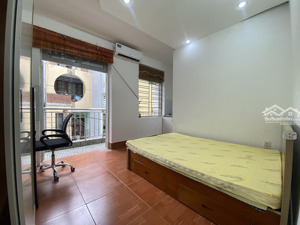 cho thuê phòng studio full nội thất , ban công , cửa sổ thoáng - gần chợ bà chiểu , đh văn lang cs2