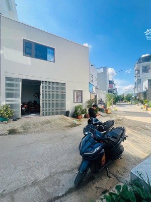 nhà mới rộng đẹp - giá nhỏ, tân tạo, bình tân