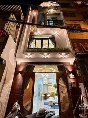 [5 tỷ 690] nhà ngay trung tâm, đường đề thám có sẵn hợp đồng thuê 24 triệu/tháng, dt 67m2, shr.