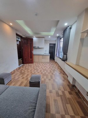 cho thuê căn hộ tư đình oto đỗ cửa 43m2 1 ngủ 1 khách riêng full đồ, oto đỗ cửa 5 triệu: 