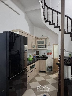 cần bán nhà chính chủ khu vực hoàng hoa thám - ba đình - hà nội 13tỷ5