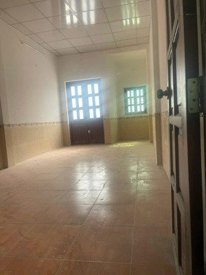 nhà 1 trục xe hơi đậu cửa cách mt quang trung p14 20m dt 3.5x8m 2 lầu