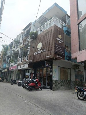 bán mặt tiền nhà 2 lầu (căn góc - mặt tiền nhà lớn) vị trí vàng 4x16 2 lầu thích quảng đức