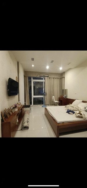 tt cầu giấy 42m x6 tầng 9,5 tỷ.ba gác đỗ cửa,dân xây,ngõ thông,thoáng sáng