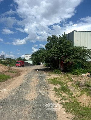 gia đình cần bán nhanh lô đất 612m2, giá 22,8 tỷ; hẻm 47, đường bưng ông thoàn. lh 