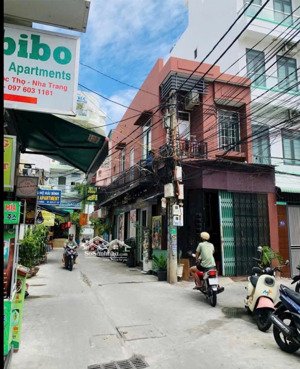 hạ giá 200tr bán nhanh nhà phố kd hẻm hùng vương đối diện chợ đêm nha trang cực sầm uất cực giá trị