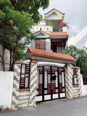 bán gấp nhà mặt kiệt 3 tầng, thông nguyễn hữu thọ, đủ tiện ích xung quanh