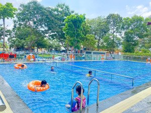 hot! sở hữu ngay căn 2pn-2wc giá 1tỷ650 view hồ bơi hướng đông nam. kh thiện chí gc tl mạnh