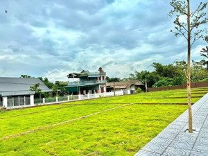 chỉ nhỉnh 2 tỷ có ngay lô đất đt 100m fun thổ cư ở ngay phú cát hà nội