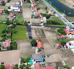 chính chủ bán gấp mảnh đất 100m2 mặt biển, cạnh quảng trường thịnh long. tổng giá 1,4 tỷ mua đứt