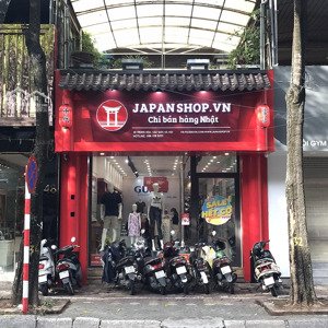 cho thuê nhà mặt phố trung hòa dt: 80m2 x 2 tầng. mt 4.5m vị trí đẹp nhất phố cực sầm uất