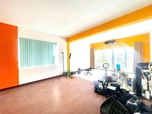 chỉ 6 triệu có ngay văn phòng tại phố khương đình, có view ban công thoáng- liên hệ: 