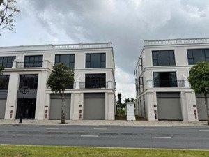 đi công tác nước ngoài, cần bán shophouse trục chính 51m vinhomes vũ yên