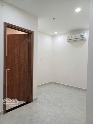 cho thuê căn hộ park legend , 1pn , 1wc ,có nội thất , có ban công , giá 12 triệu , 