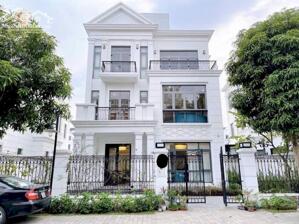 Chính chủ cho thuê biệt thự Khu Anh Đào Vinhomes Riverside: 180m2, 4 tầng, 42tr