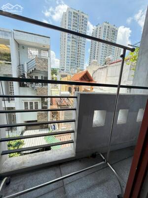 Studio ban công giá siêu hời quận 10.