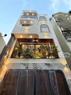 cô hải đi úc gấp nhà lê thánh tôn-bến nghé -q1, ngay chợ bến thành. 4tỷ880/79m2 đang cho thuê 35tr