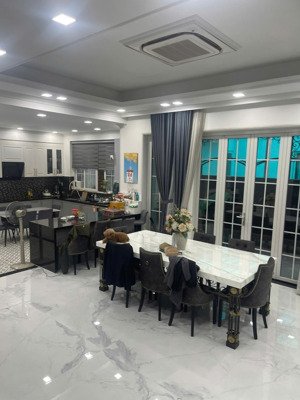 bán đường số 8. phường hiệp bình phước. tp thủ đức 10x25m, nhà 3 tầng giá bán chỉ 21 tỷ tl