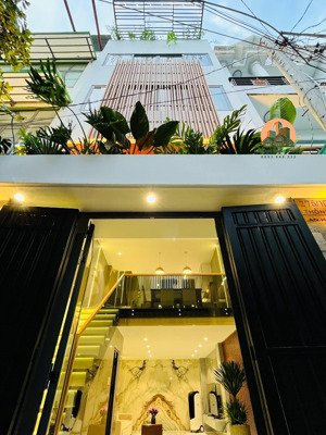 chính chủ cần bán gấp huỳnh văn bánh/p.15/phú nhuận dt:66,4m² giá:3tỷ5. hợp đồng thuê 20 triệu