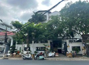 bán biệt thự góc 3 mặt tiền nguyễn văn hưởng, thảo điền. dt 996m2. giá 330 tỷ tl