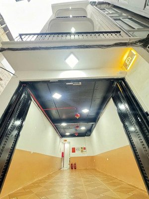 chdv nhỉnh 12 tỷ - tt đống đa - tây sơn 6 tầng thang máy - nội thất đẳng cấp dòng tiền 40tr/th