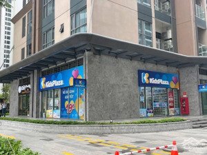 cho thuê 60m2 shop chân đế cạnh sảnh 45 triệu/thán hỗ trợ setup