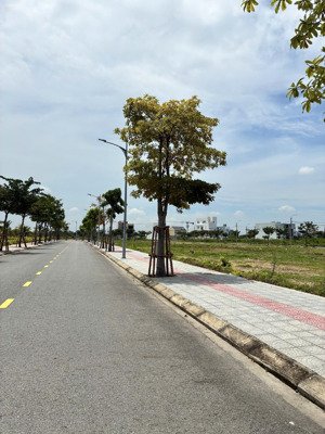 biệt thự ven sông nam hòa xuân, đà nẵng. chiết khấu 12%