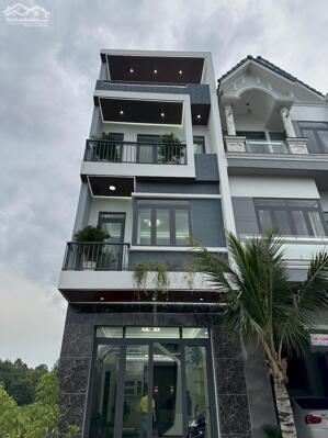 BÁN NHÀ TP HỒ CHÍ MINH . Nhà Phố 3 Lầu 4 PN Đường Nhựa 13M