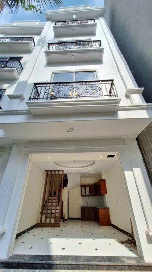 đại học công nghiệp, đại học thành đô chỉ 4,x tỷ nhà mới đẹp, ở ngay, ôtô đỗ cổng